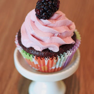 gluten free vegan chocolate blackberry cabernet cupcakes