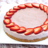 guest post…gluten free vegan strawberry cheesecake