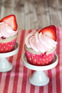 gluten free vegan strawberry vanilla cupcakes