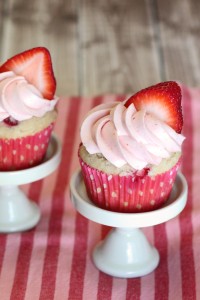 gluten free vegan strawberry vanilla cupcakes