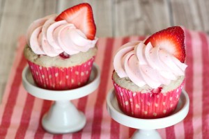 gluten free vegan strawberry vanilla cupcakes