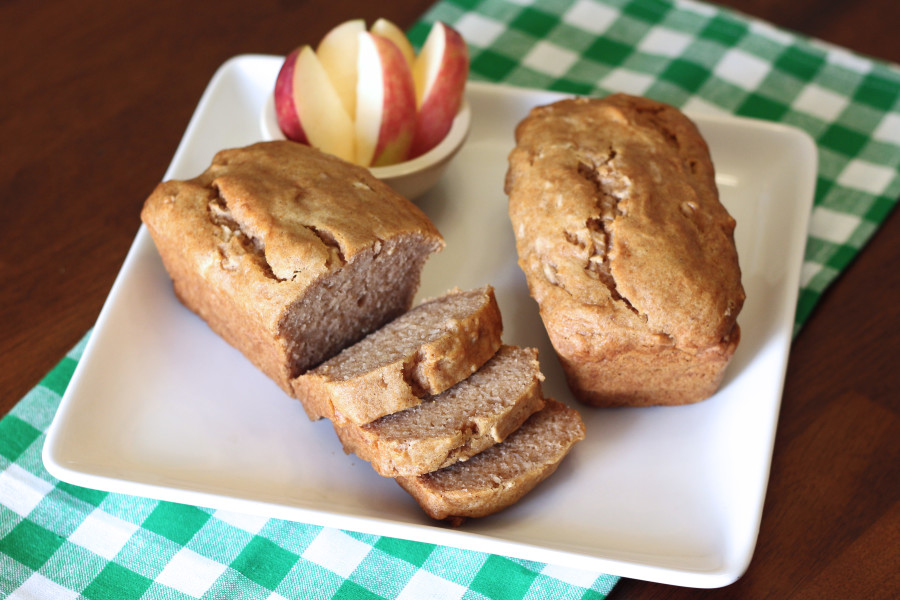 Gluten Free Vegan Mini Cinnamon Apple Loaves. Tender apple bread, baked in mini loaf pans. 