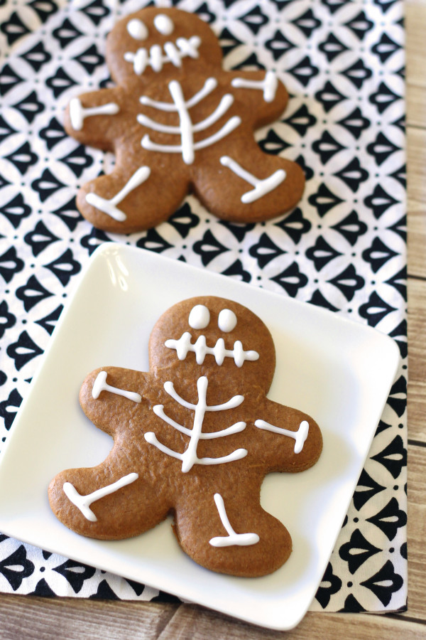 Gluten Free Vegan Gingerbread Skeleton Cookies. Who says gingerbread men cookies are only for Christmastime?