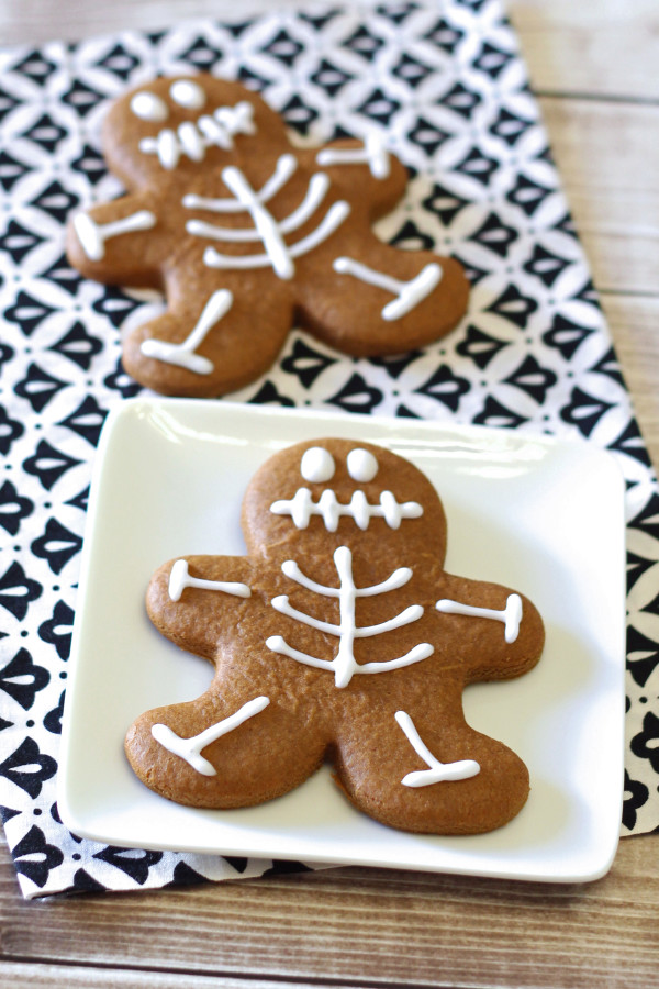 Gluten Free Vegan Gingerbread Skeleton Cookies. Who says gingerbread men cookies are only for Christmastime?