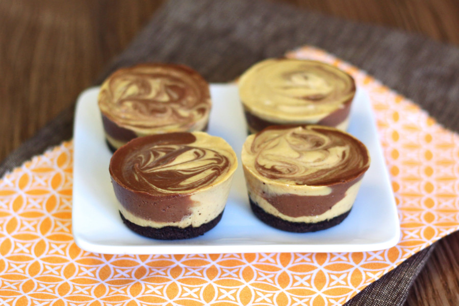 mini vegan pumpkin chocolate cheesecakes