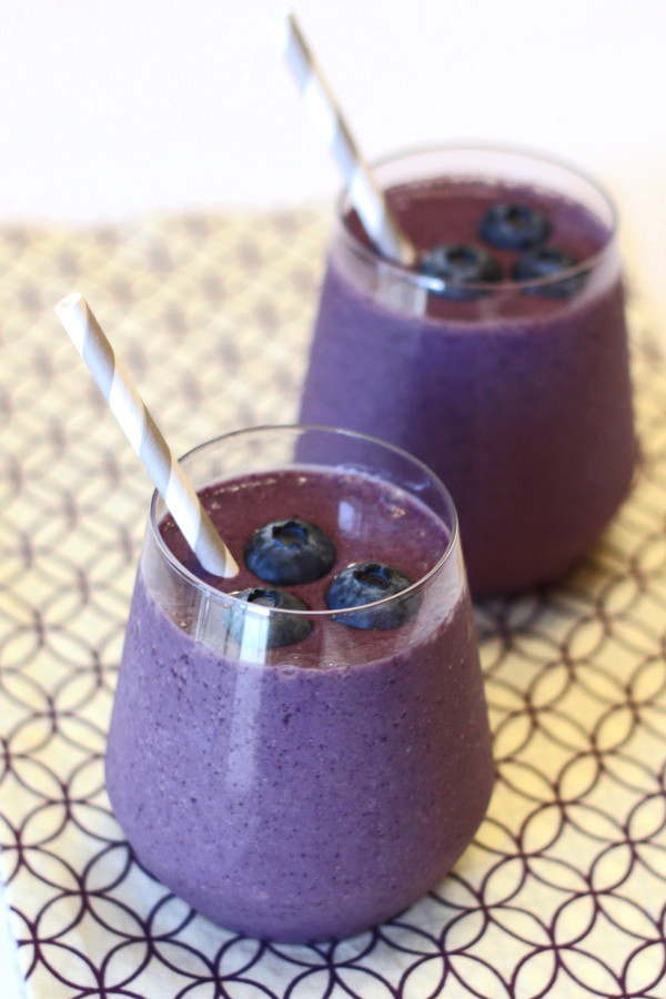 dairy free blueberry muffin smoothie2