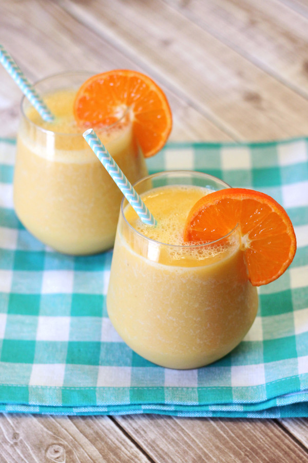 Dairy Free Orange Creamsicle Smoothie. This citrus smoothie is BURSTING with flavor!