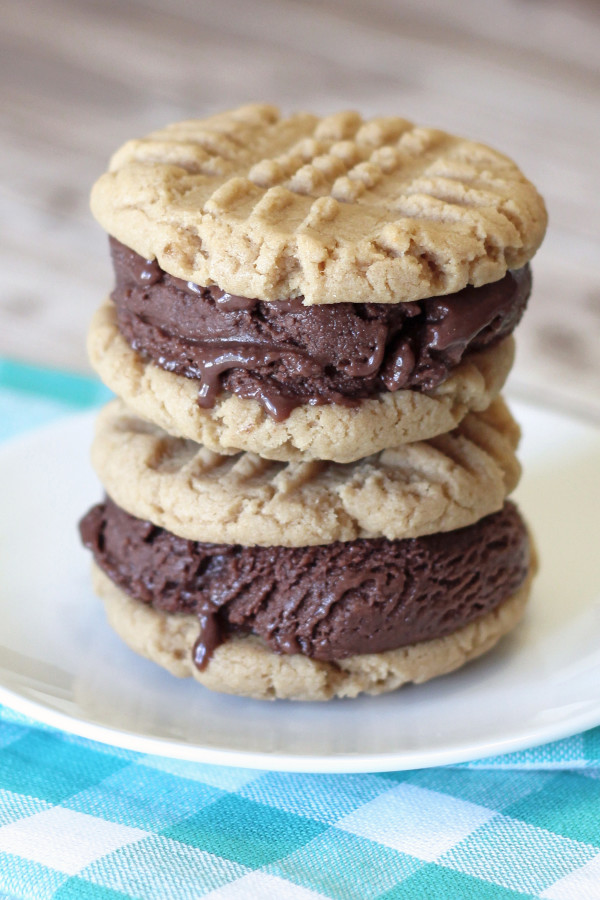 peanut butter ice cream sandwich2 Sarah Bakes Gluten Free