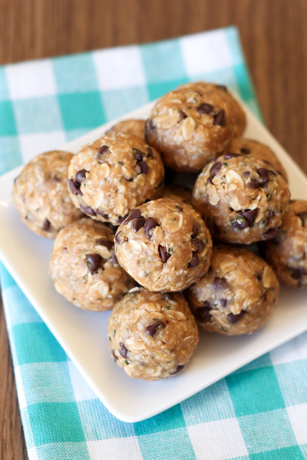 Gluten Free No-Bake Energy Bites. Loaded with protein and a great on-the-go snack!