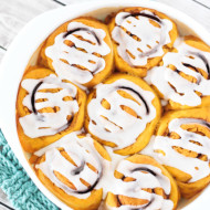 gluten free vegan pumpkin cinnamon rolls