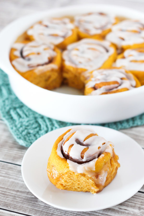 gluten free vegan pumpkin cinnamon rolls3