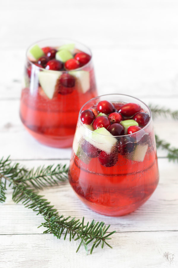 Apple Cranberry Sangria. So easy, so beautiful, so festive!