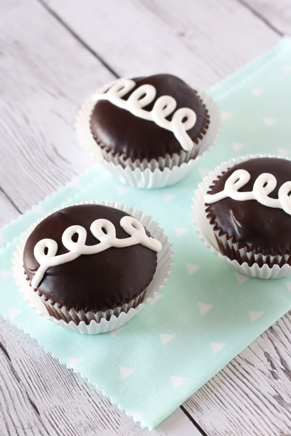 Gluten Free Vegan Hostess Cupcakes. A childhood favorite snack cake, now allergen free!