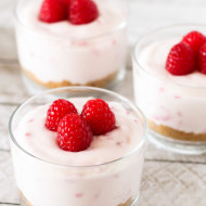 gluten free vegan no-bake raspberry cheesecakes