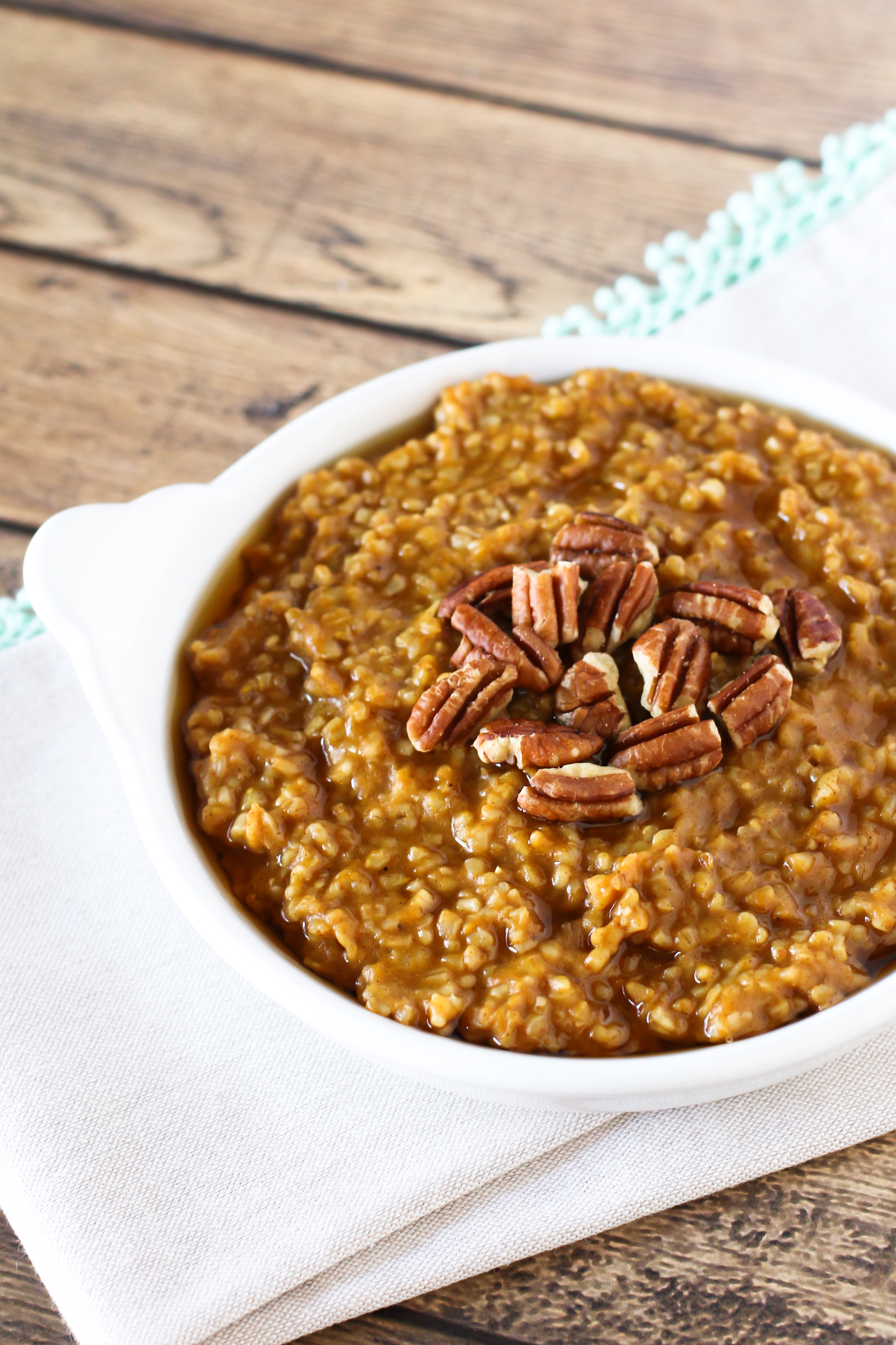 Gluten Free Vegan Pumpkin Pie Oatmeal. Creamy steel cut oats, with pumpkin, spice and everything nice.