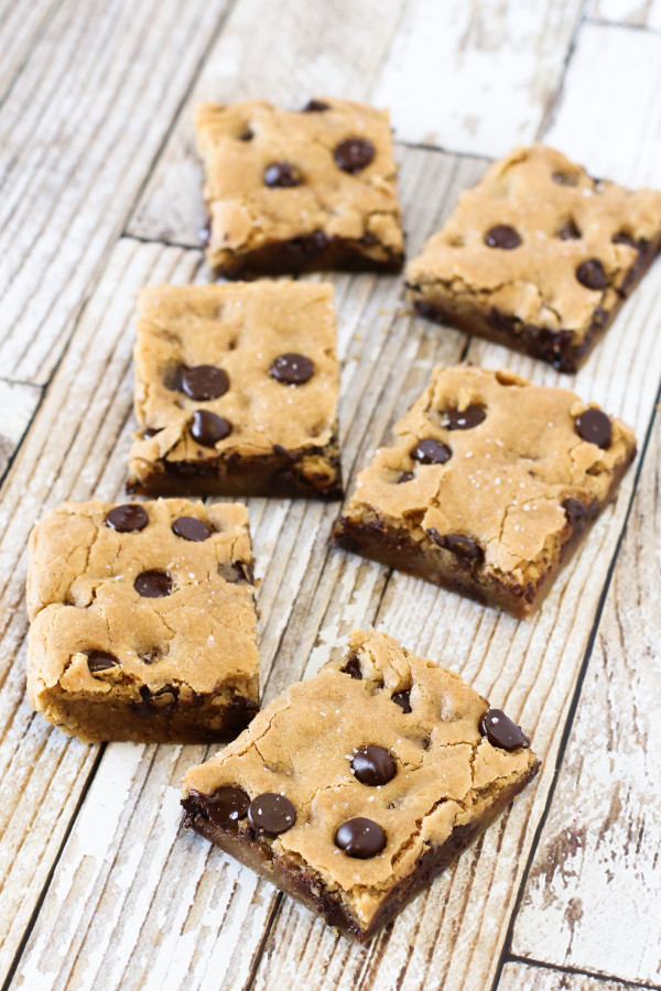 Gluten Free Vegan Salted Chocolate Chip Cookie Bars. Chewy, gooey, chocolatey cookies with a sprinkling of sea salt. 