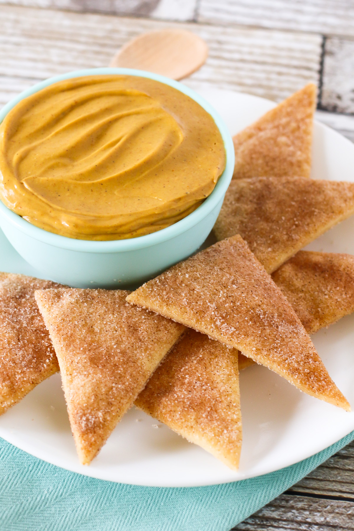 Gluten Free Vegan Cinnamon Sugar Pie Crust Chips and Pumpkin Cheesecake Dip. Quite the sweet duo! 