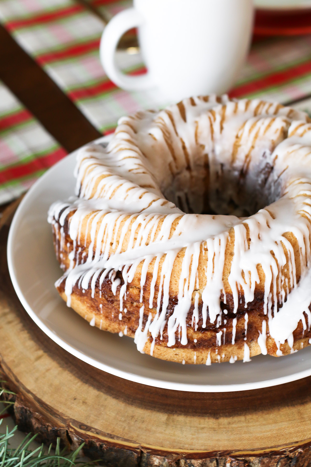 Gluten Free Vegan Cinnamon Roll Coffee Cake. Layers of light vanilla cake and cinnamon sugar, baked to perfection. That simple glaze is a total must!