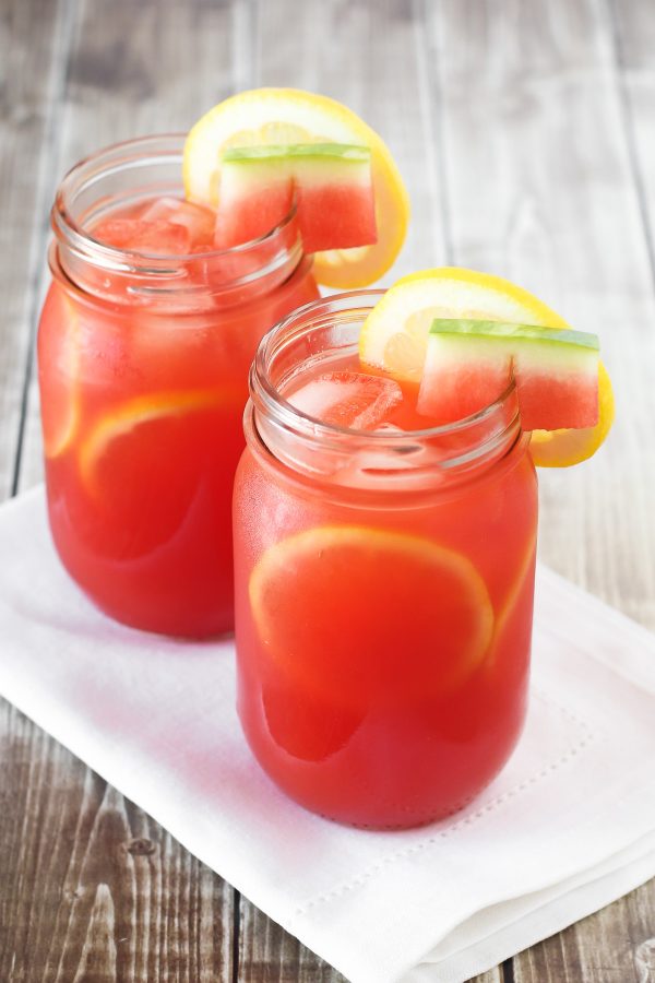 Fresh Watermelon Lemonade. Only 3 ingredients and refined sugar free, this watermelon lemonade is so refreshing!