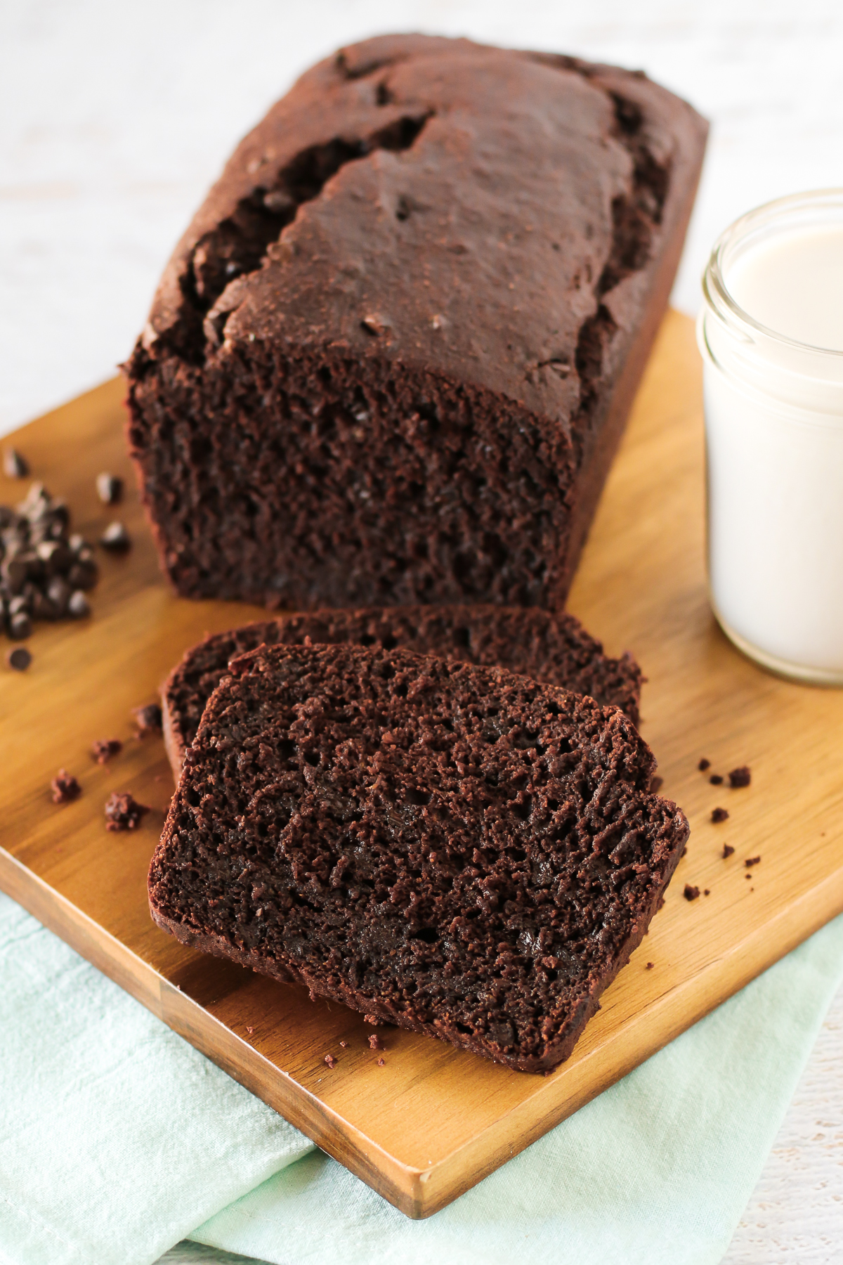 Gluten Free Vegan Chocolate Banana Bread. What’s better than a slice of warm, fresh out of the oven banana bread? When it’s chocolate banana bread!