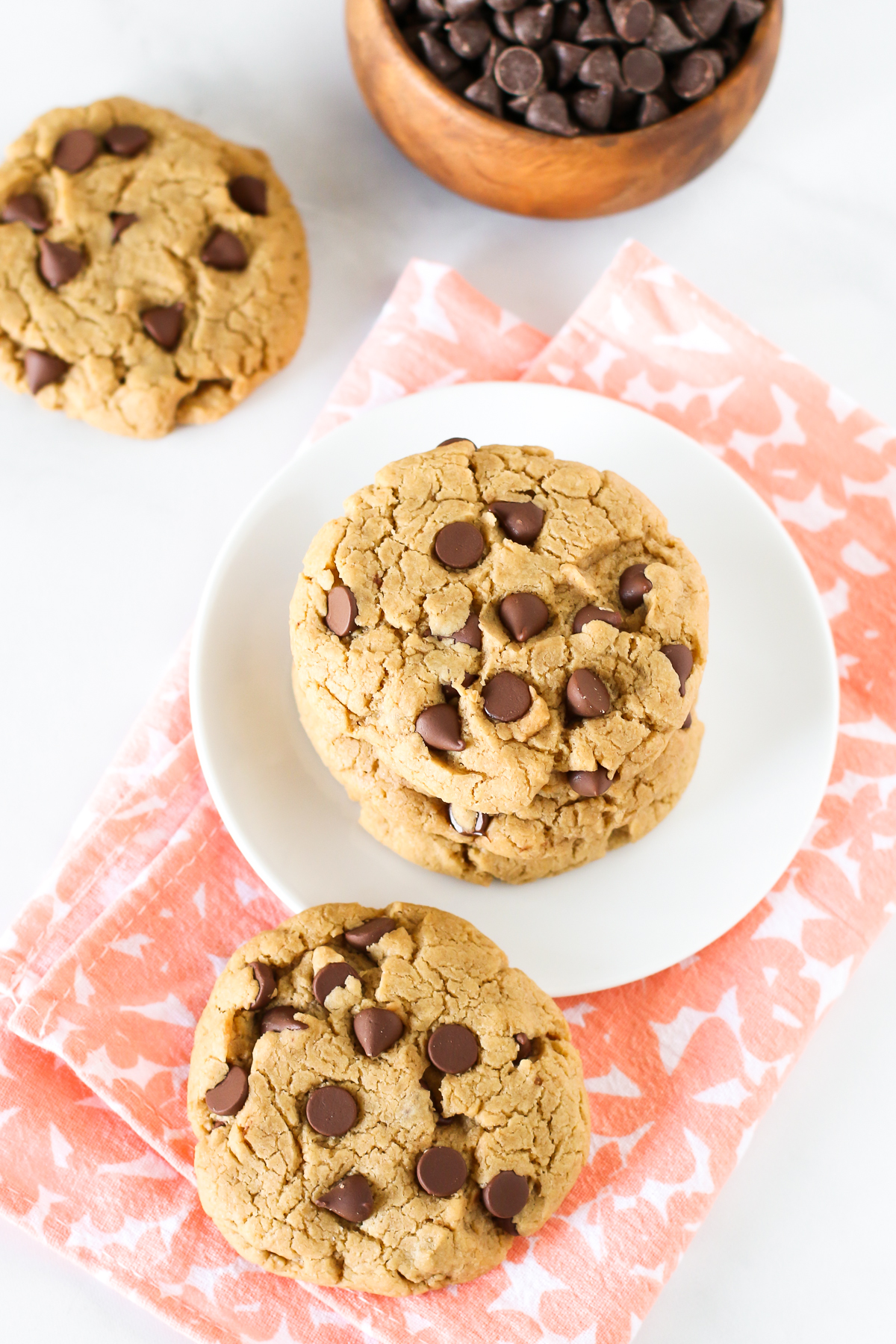 Gluten Free Vegan Peanut Butter Chocolate Chip Cookies. For all of you PB and chocolate lovers out there, these cookies are for you!