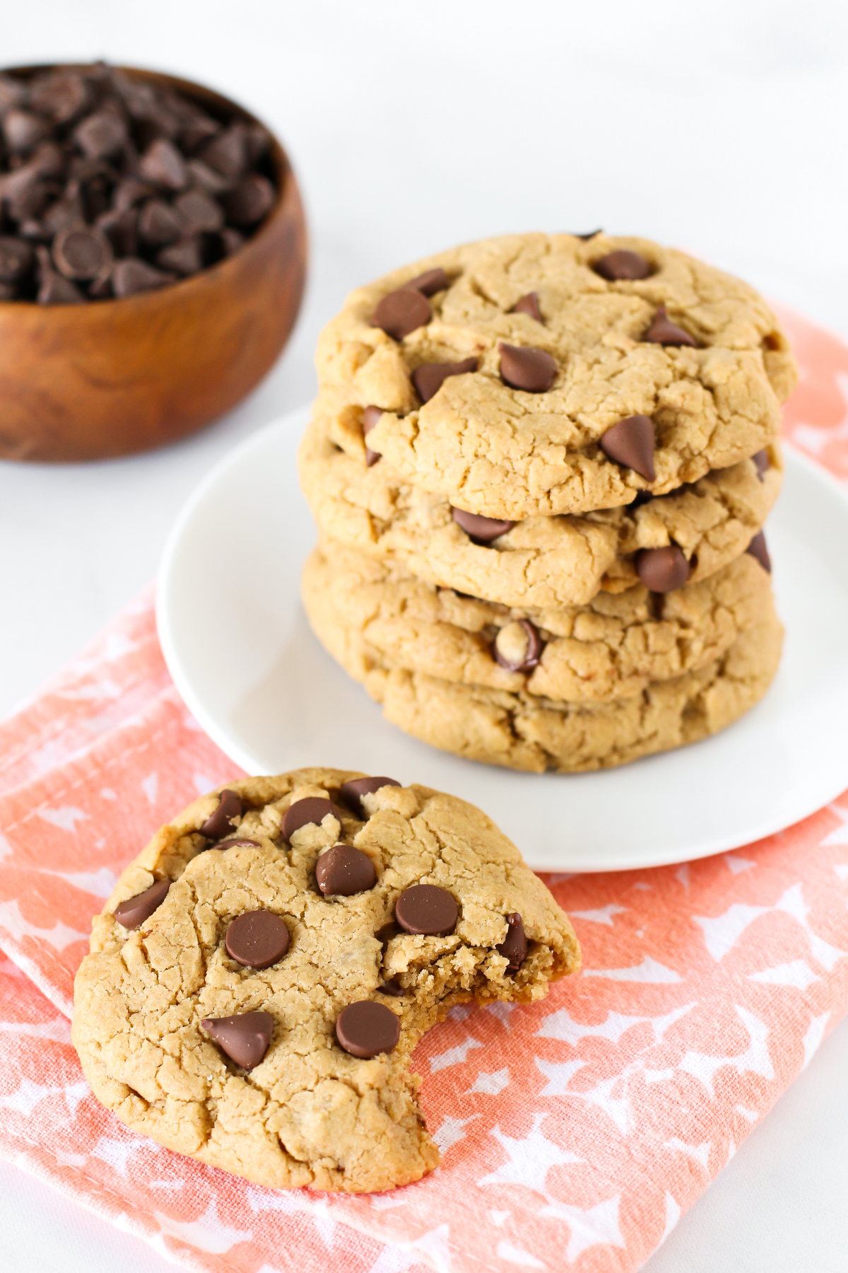 Gluten Free Vegan Peanut Butter Chocolate Chip Cookies. For all of you PB and chocolate lovers out there, these cookies are for you!