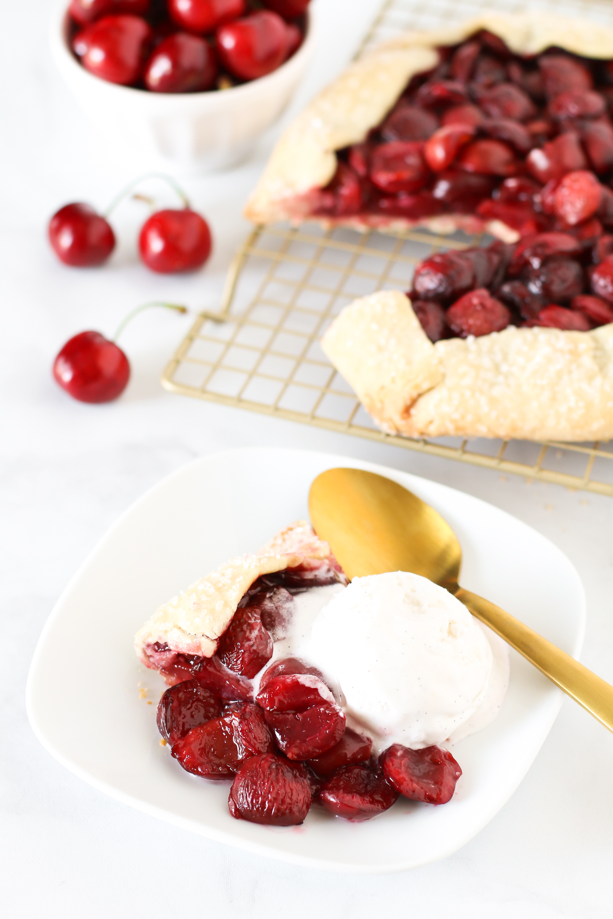 Gluten Free Vegan Cherry Crostata. Flakey gluten free crust, filled with an abundance of sweet, fresh cherries. Who’s ready for pie?