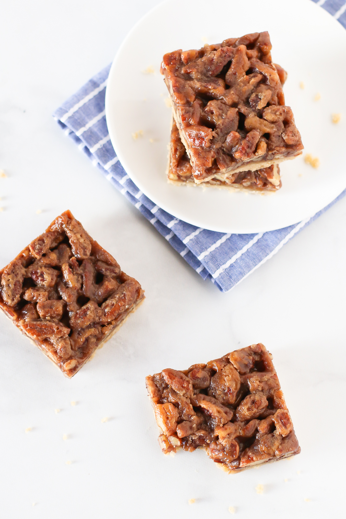 Gluten Free Vegan Pecan Pie Pies. For all of you pecan pie lovers, these decadent bars are JUST for you!