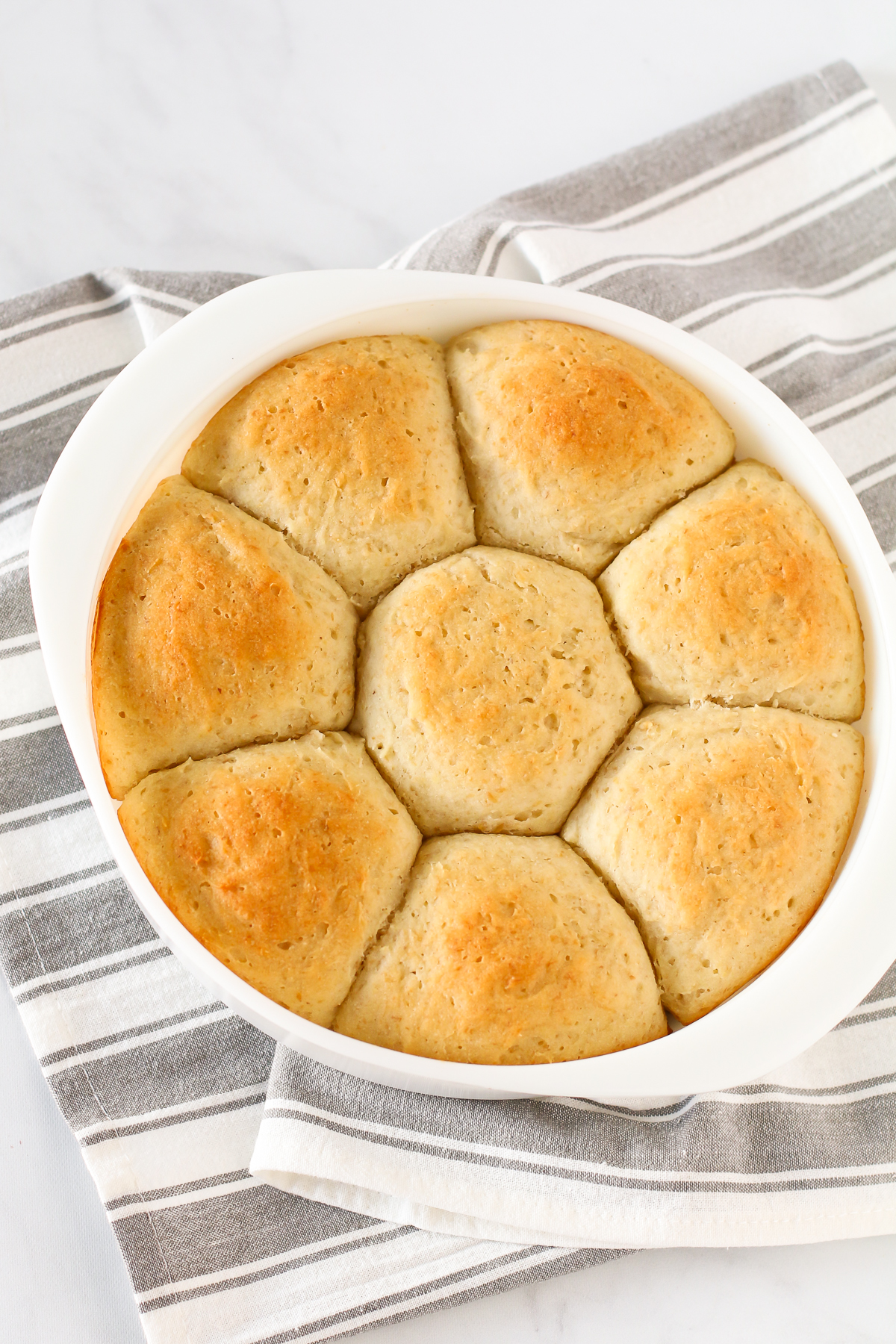 Gluten Free Vegan Pull-Apart Rolls. Fluffy, warm out of the oven rolls that are totally perfect. 