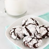 gluten free vegan chocolate crinkle cookies