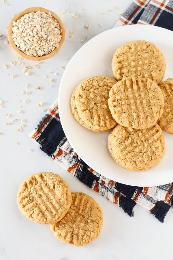 Gluten Free Vegan Peanut Butter Oatmeal Cookies. You’re going to swoon over these chewy, perfect peanut butter cookie!