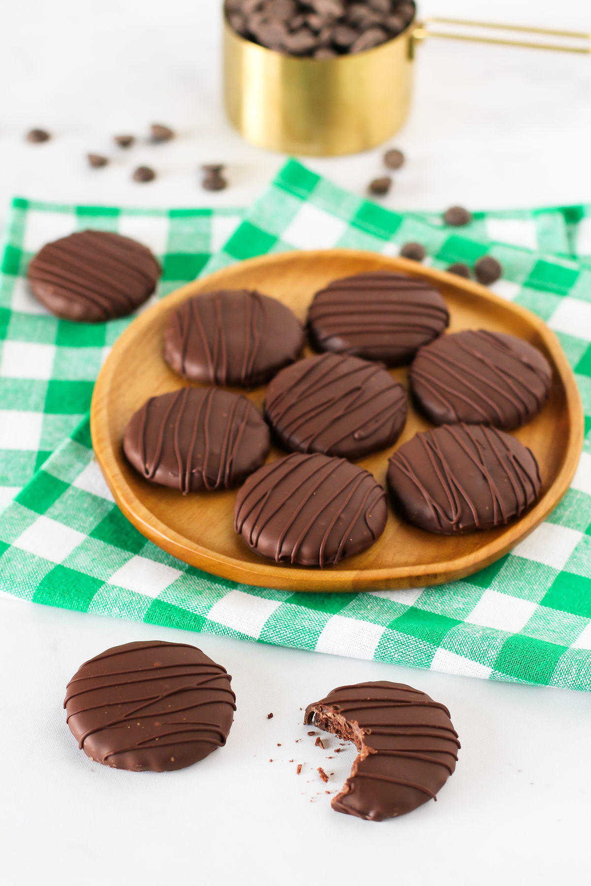 Gluten Free Vegan Thin Mint Cookies. Chocolate-covered crunchy chocolate mint cookies. Just like you remember them!