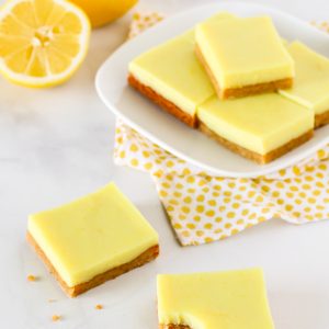 Gluten Free Vegan Lemon Bars. Chewy almond crust with a layer of creamy lemon deliciousness make these lemon bars simply irresistible!